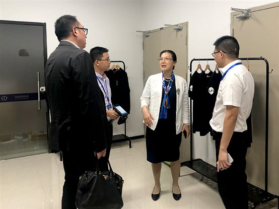 東軟漢楓醫療科技盧朝霞董事長(cháng)一行和廈門(mén)艾歐特科技雙方熱情探討交流